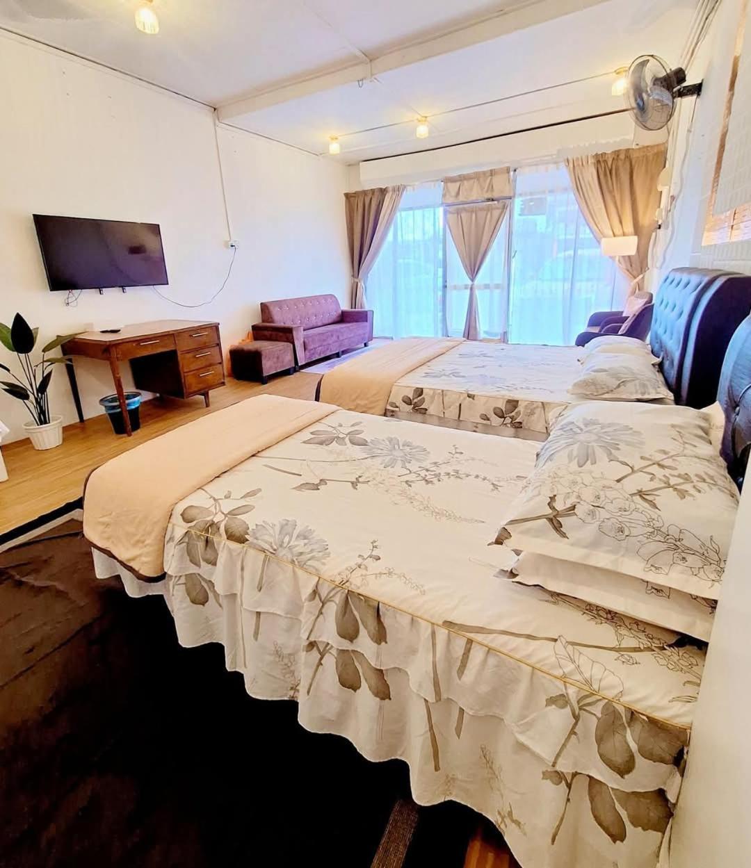 Rumah percutian Bourgenvilla Jalan Budiman Batu Burok Ktrg